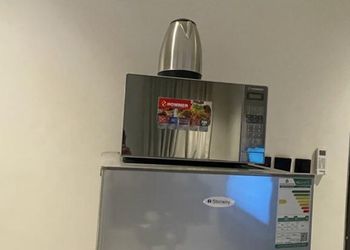 شقة بغرفة معيشة ودخول ذاتي 