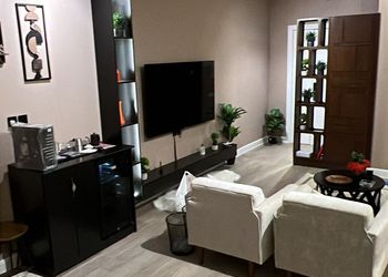 استديو بأثاث مريح وبسيط 