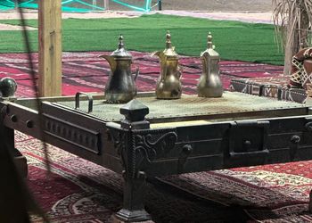 مخيم بجلسة خارجية و بيت شعر