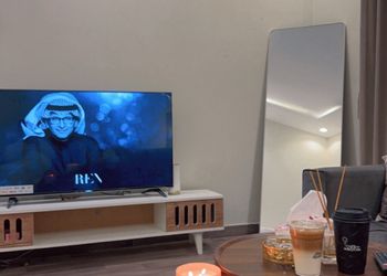 استديو بسرير ماستر وجلسة 