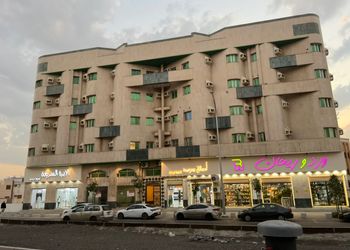 استديو بسرير ماستر وجلسة جانبية