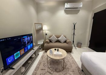استديو بسرير ماستر وجلسة جانبية 