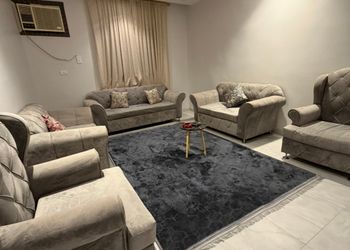 شقة بغرفة معيشة وغرفة نوم 