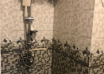 استديو بأثاث مريح وبسيط