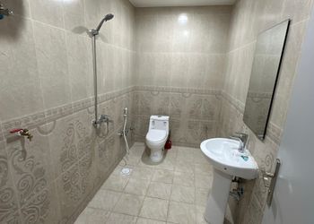 استديو بأثاث مريح وبسيط 
