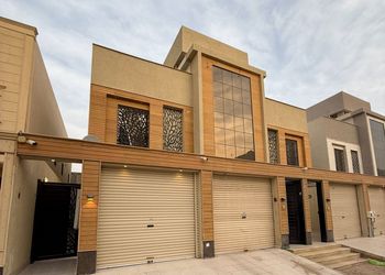 استديو بسرير مريح وجلسة جانبية 