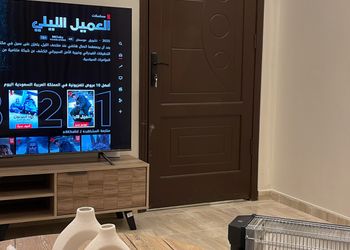 شقة بصالة جلوس ودخول ذاتي