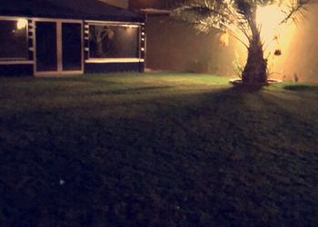 استراحة بخيمة ومسطح اخضر