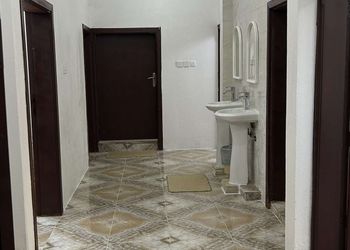 شقة بثلاث غرف نوم وصالة