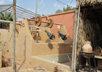 خيمة بسريرين مفردة ومرافق مشتركة