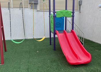 شقة بثلاث غرف نوم وصالة جلوس