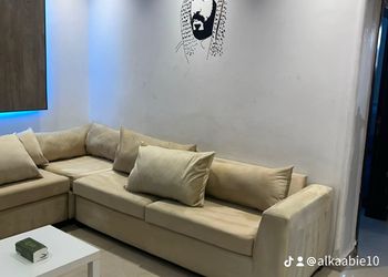 شقة بغرفة جلوس وغرفتين نوم 
