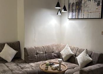 استديو بأثاث مريح وبسيط 