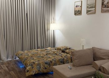 استديو بسرير ماستر وجلسة جانبية 