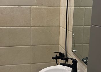 استديو بسرير ماستر وجلسة جانبية
