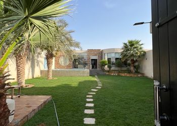 شاليه بمسبح وألعاب اطفال