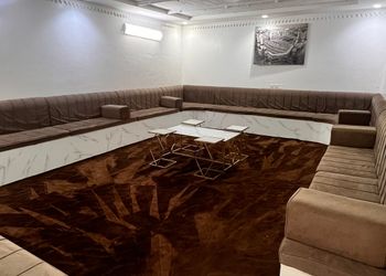 استراحة بمسطح اخضر ومجالس
