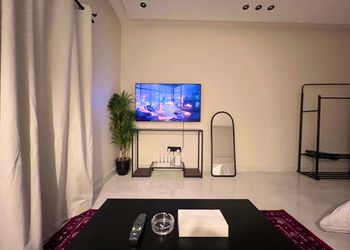 استديو بسرير ماستر وجلسة جانبية