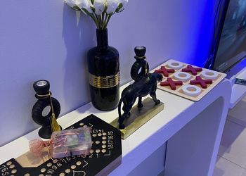 استديو بسرير ماستر وجلسة مريحة 