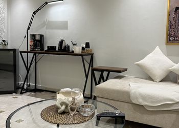 استديو هادئ بدخول ذاتي 