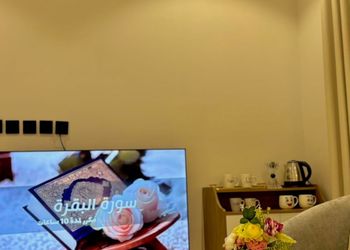 استديو بسرير ماستر وأثاث مريح 