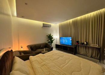استديو بسرير ماستر وجلسة 