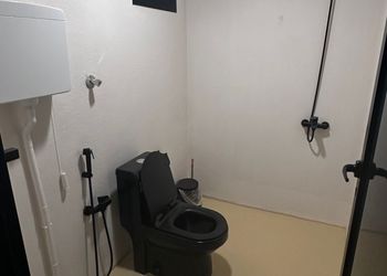 استراحة بمجلس وفناء خارجي 