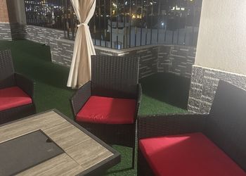 شقة بغرفة نوم وصالة وجلسة خارجية