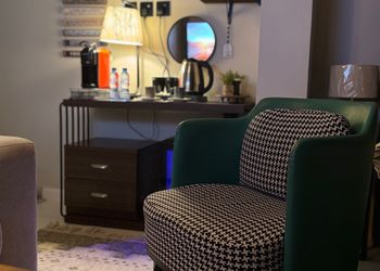 استديو باثاث مريح وبسيط 