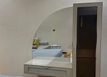 استديو هادئ بسرير ماستر
