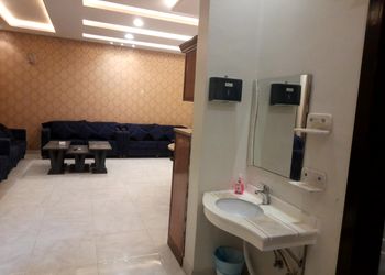 شاليه بمسطح اخضر وجلسة خارجية 