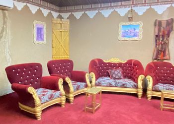 استراحة بمجلس وفناء خارجي 