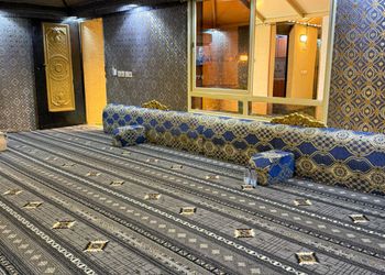 استراحة بمسطح اخضر ومجالس