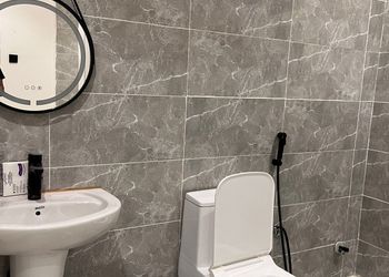 استديو بأثاث مريح وبسيط 