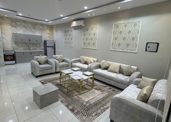 شاليه بألعاب أطفال ومسبح