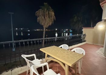 شقة بثلاثة غرف نوم واطلالة بحر 