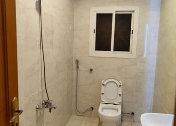 استديو بأثاث مريح وبسيط