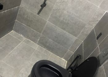 شقة بغرفة معيشة وغرفة نوم 