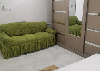 شقة بغرفتين نوم وصالة ومجلس