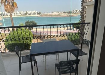 شاليه بصاله وإطلاله على البحر