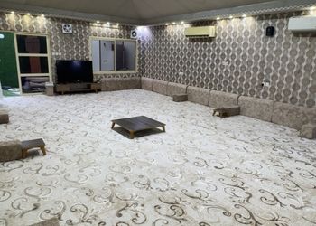 شاليه بألعاب أطفال ومسبح