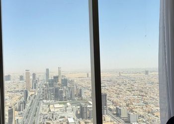 شقة في برج بإطلالة مميزة