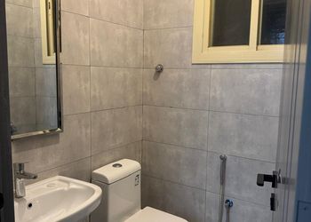 استديو بأثاث مريح وبسيط 
