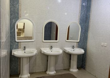 استراحة بمجلس وفناء خارجي 