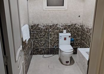 شقة بصالة مريحة وغرفتين نوم 
