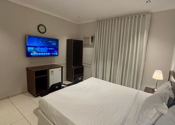 استديو بسرير ماستر 