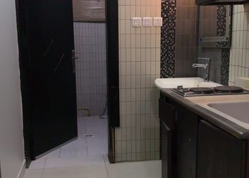 شقة بغرفتين نوم وصالة جلوس 
