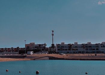 شاليه باطلاله على البحر