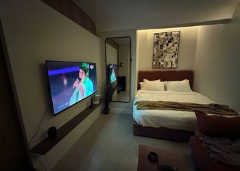 استديو بسرير ماستر وجلسة جانبية 