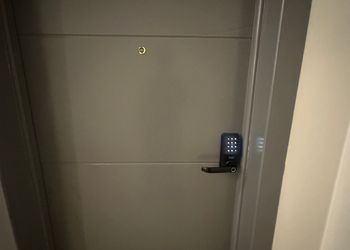 شقة بغرفة نوم وغرفة جلوس 